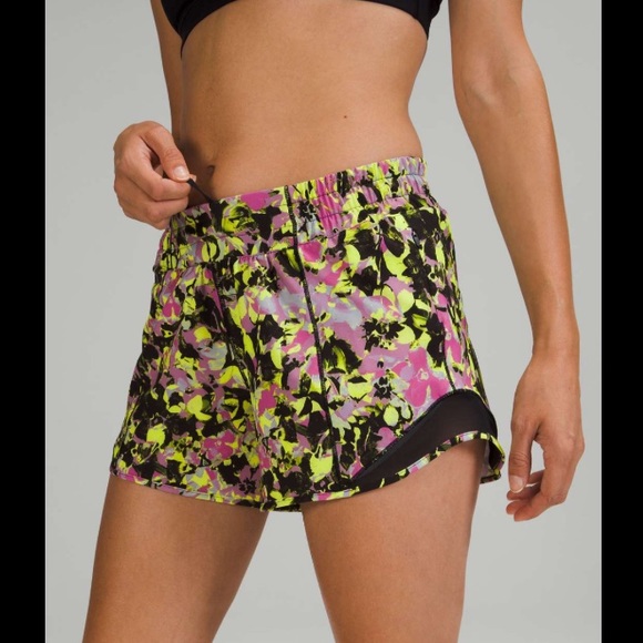 lululemon athletica Pants - Lululemon Multi-Colored Low-Rise Hotty Hot Short 4”